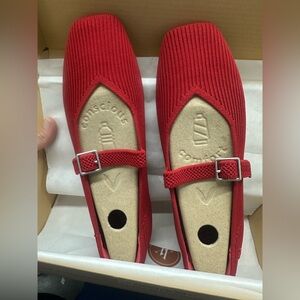 Vivaia shoes size US 7 /M